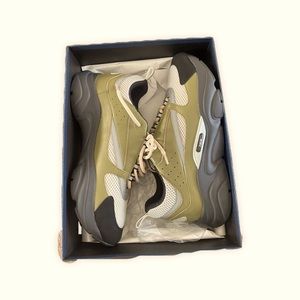 B22 Dior New with box and tags